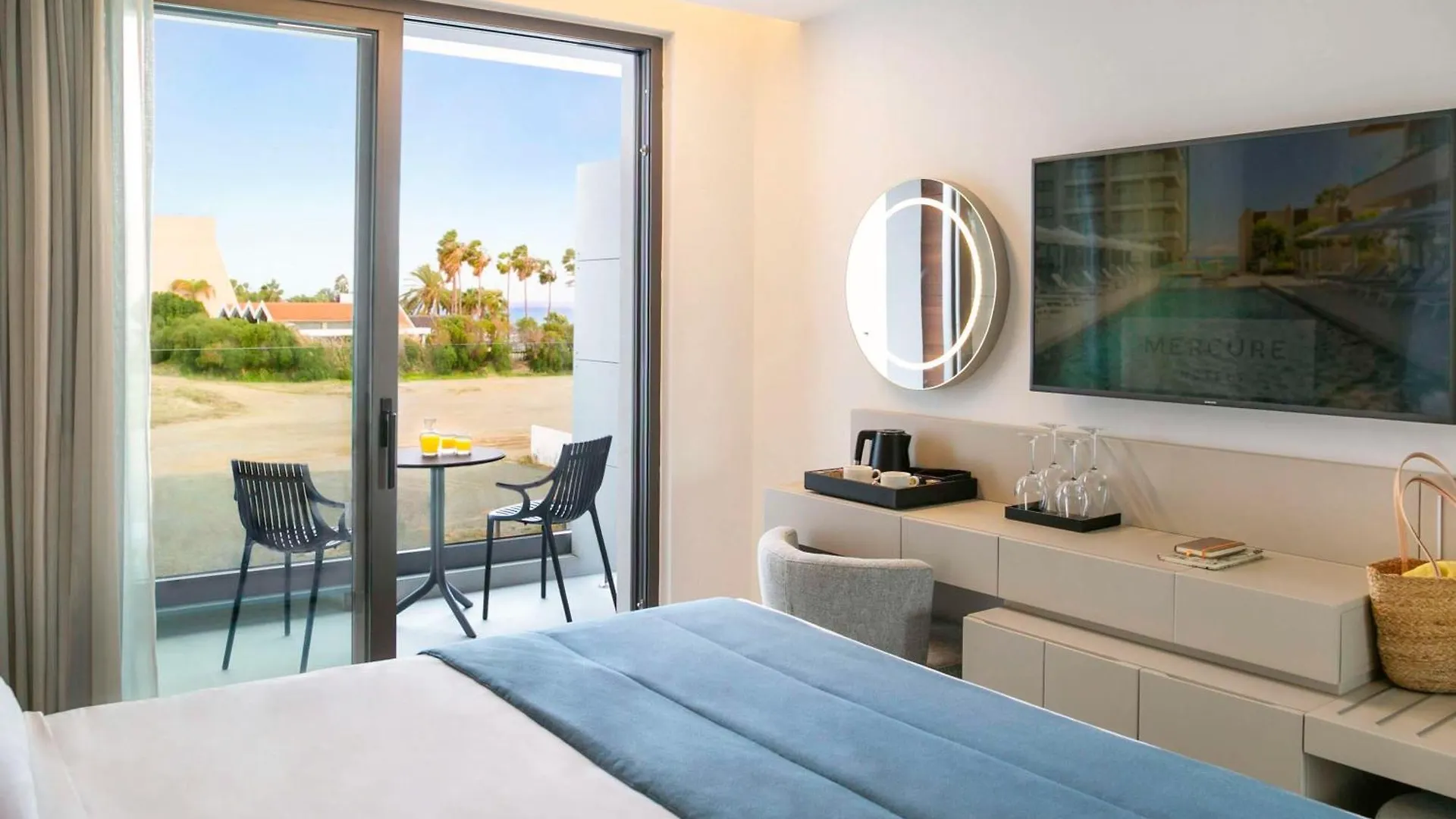 Mercure Larnaca Beach Resort Hotel
