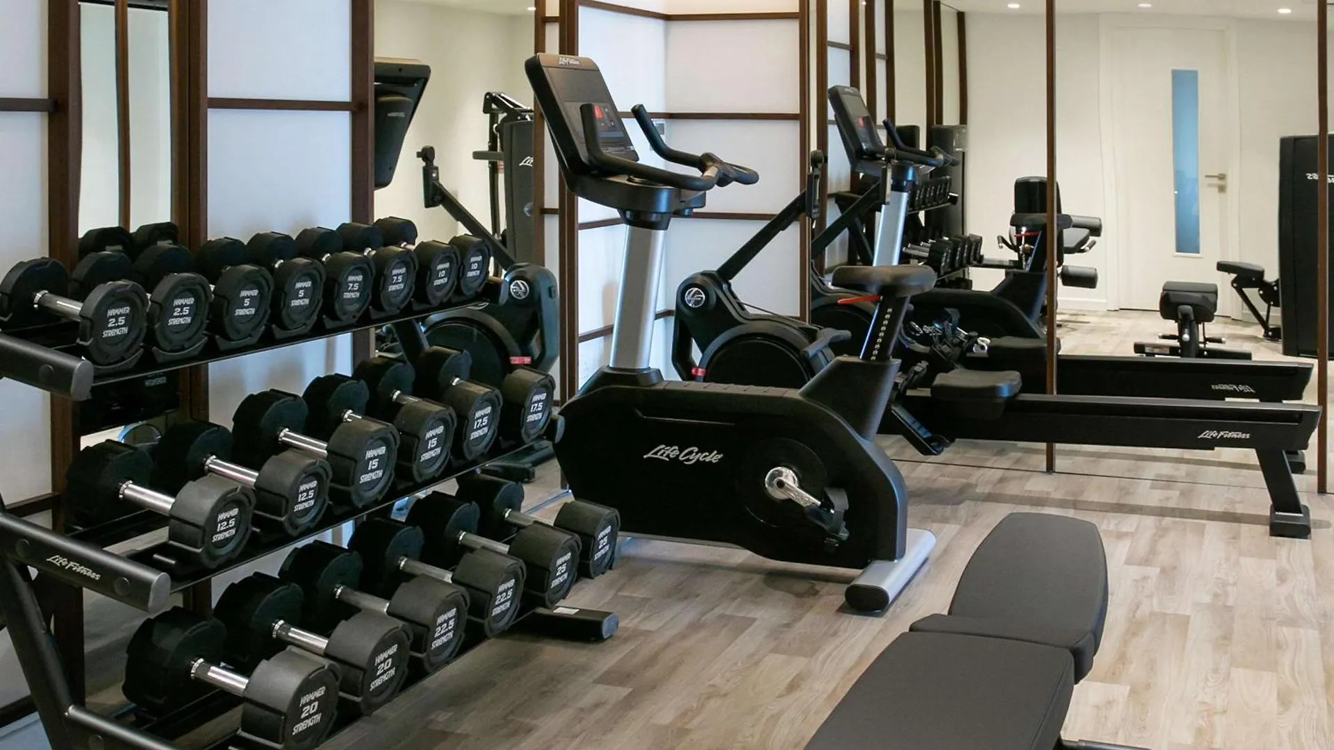 Hotel Mercure Larnaca Beach Resort