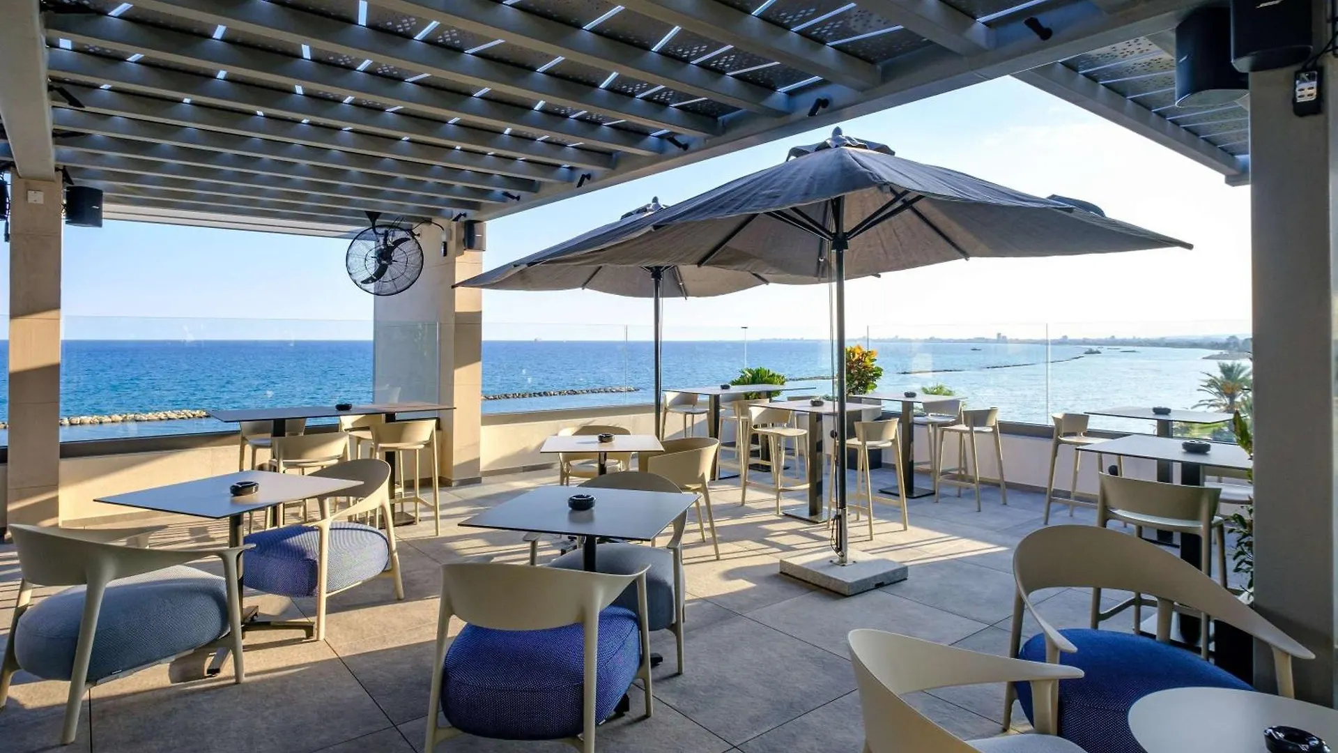 **** Hotel Mercure Larnaca Beach Resort Cyprus